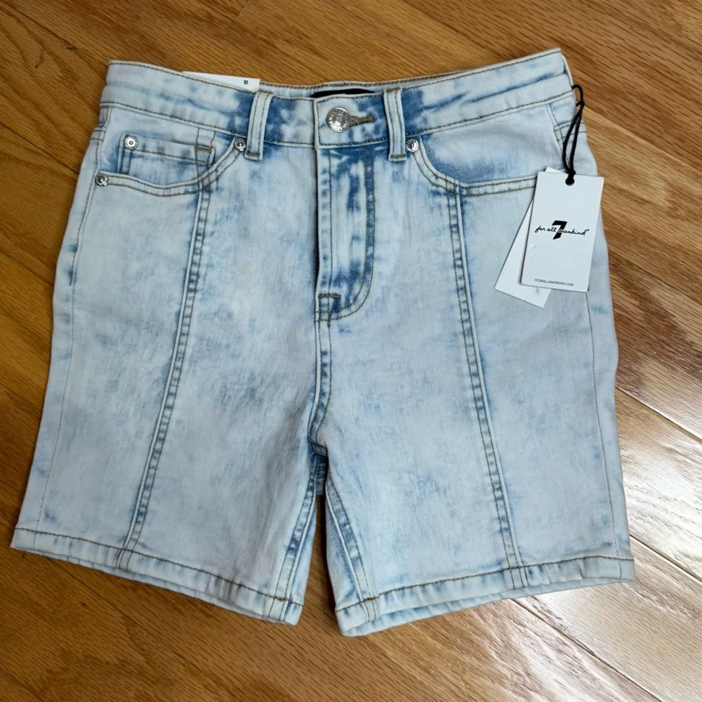 NWT 7 For All Mankind Walk Short in Denim Lustre, Girls size 10